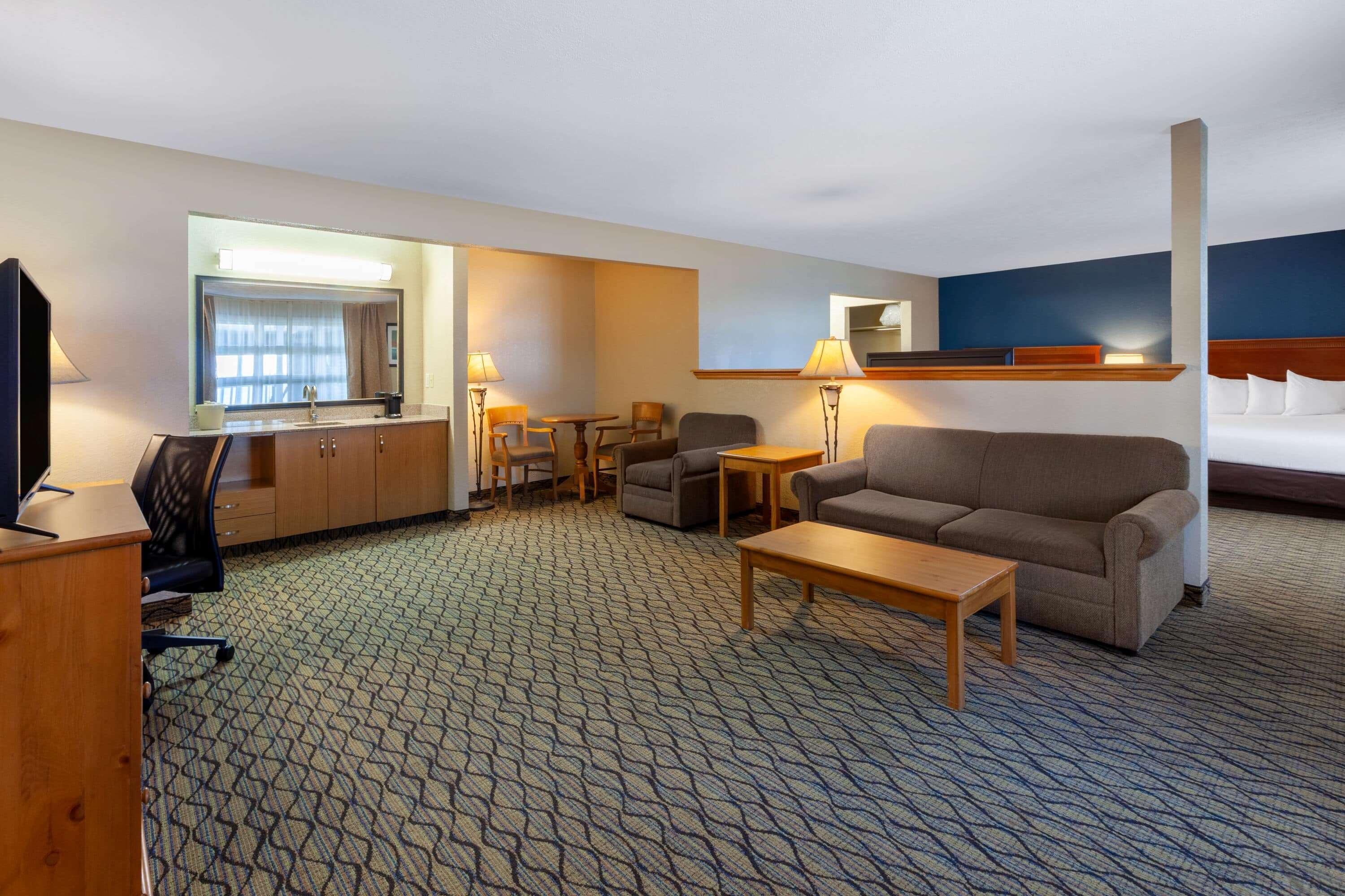 Baymont By Wyndham St. Ignace Lakefront Exteriör bild