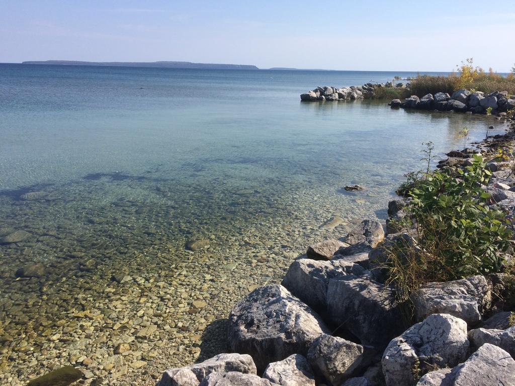 Baymont By Wyndham St. Ignace Lakefront Exteriör bild