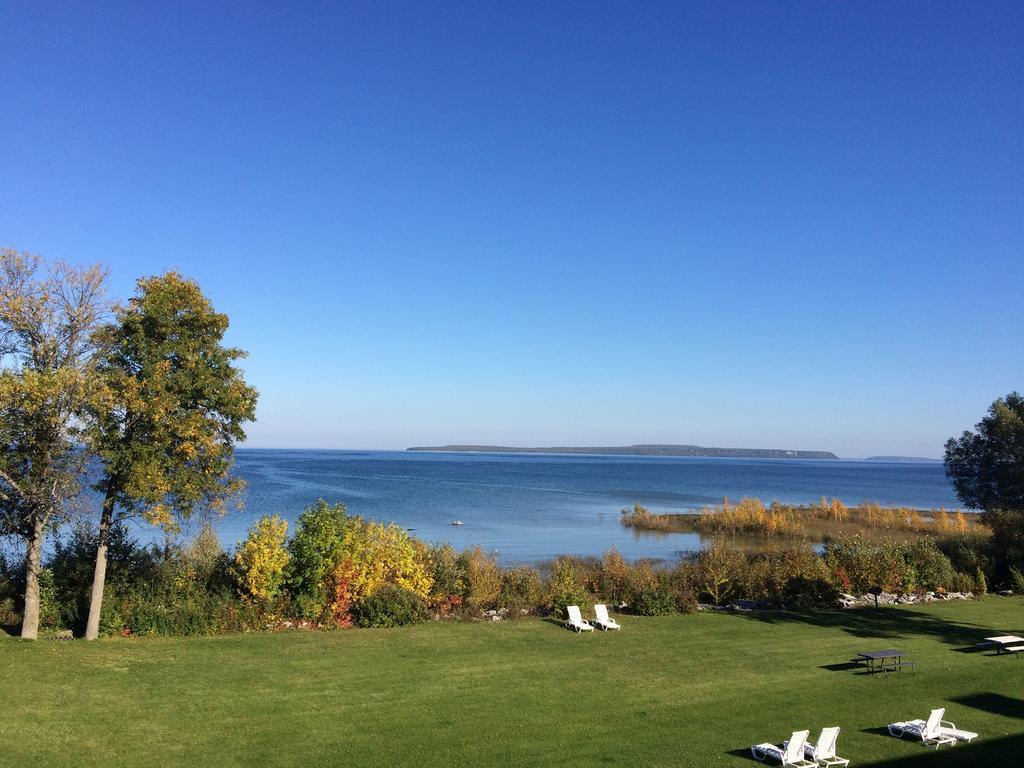 Baymont By Wyndham St. Ignace Lakefront Exteriör bild